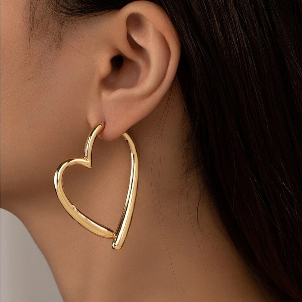 1pair Fashion Zinc Alloy Heart Design Hoop Earrings For Women 15$